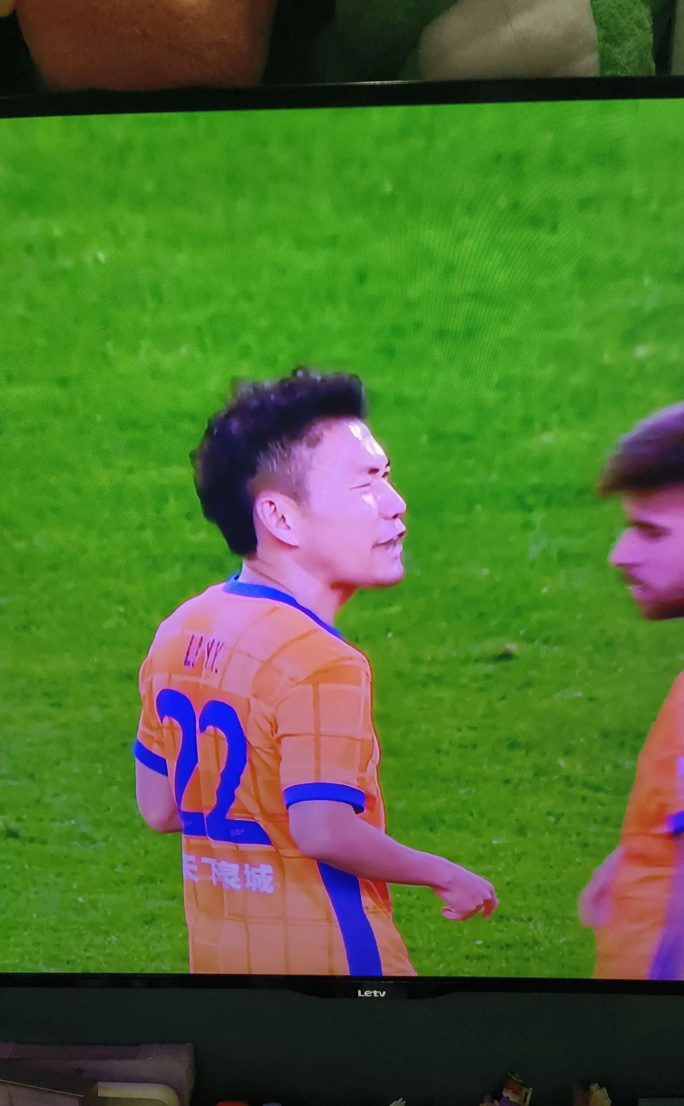 关于今晚突围战来临，山东泰山围绕意大利杯迎来里程碑，底气十足，资深球员宣示担当的信息