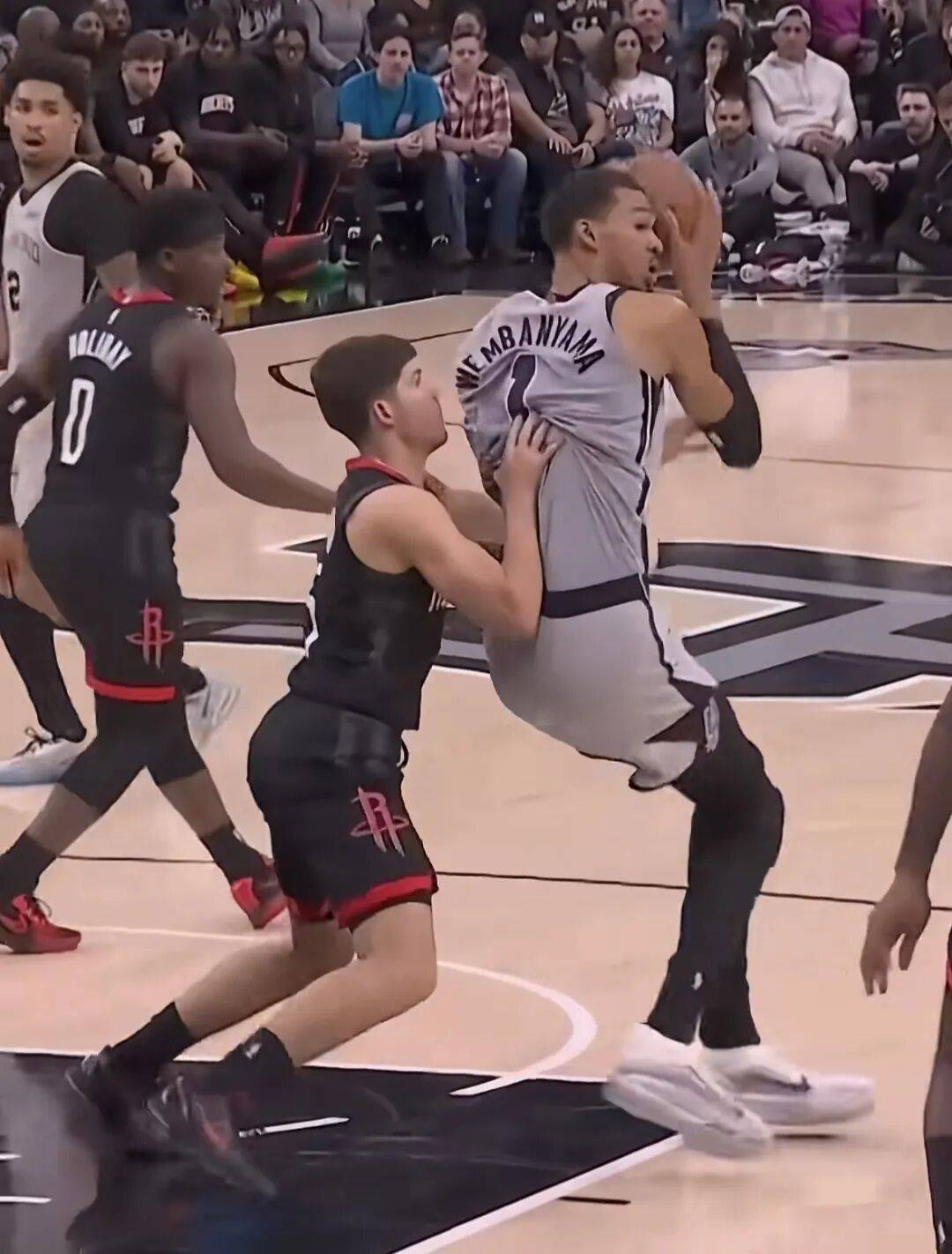 乐鱼体育app包含里程碑夜圣安东尼奥马刺队长鼓劲休斯敦火箭清晨绝杀压哨，瓦伦西亚加时末段回应争议直接炸裂的词条