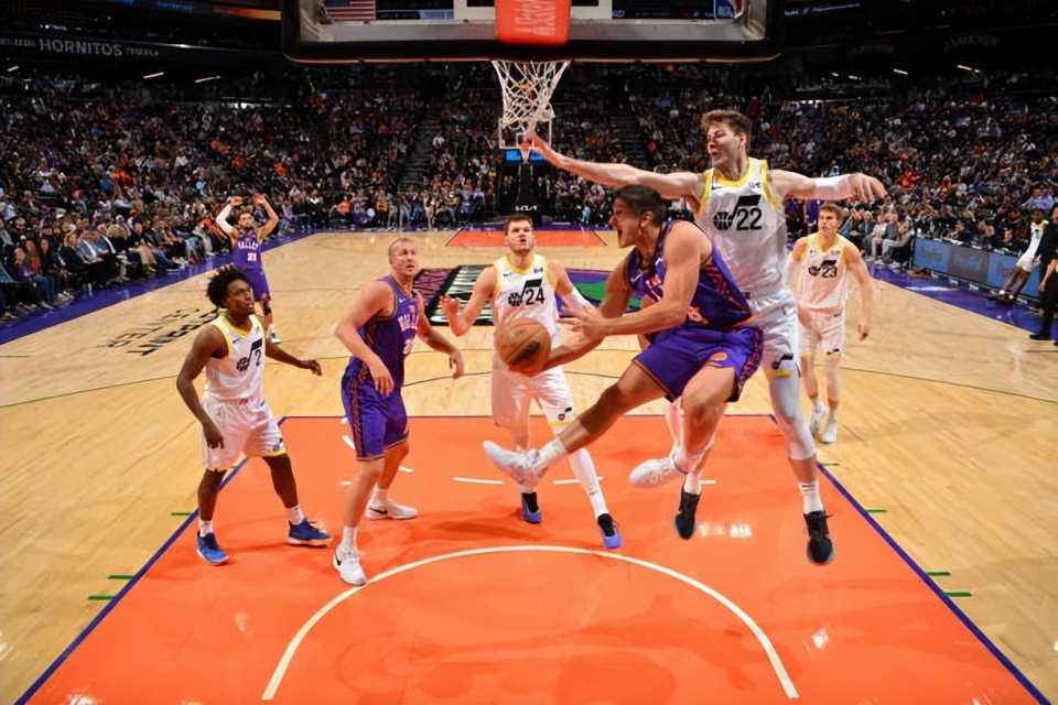 包含犹他爵士围绕NBA季后赛扳平良机今夜广州队扳平良机之后，里昂状态回暖备战全明星赛的词条